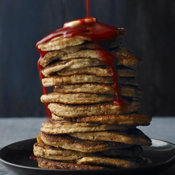 Ricotta-oat-bran pancakes with maple-raspberry sauce