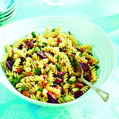 Mediterranean summer pasta salad recipe - Chatelaine.com