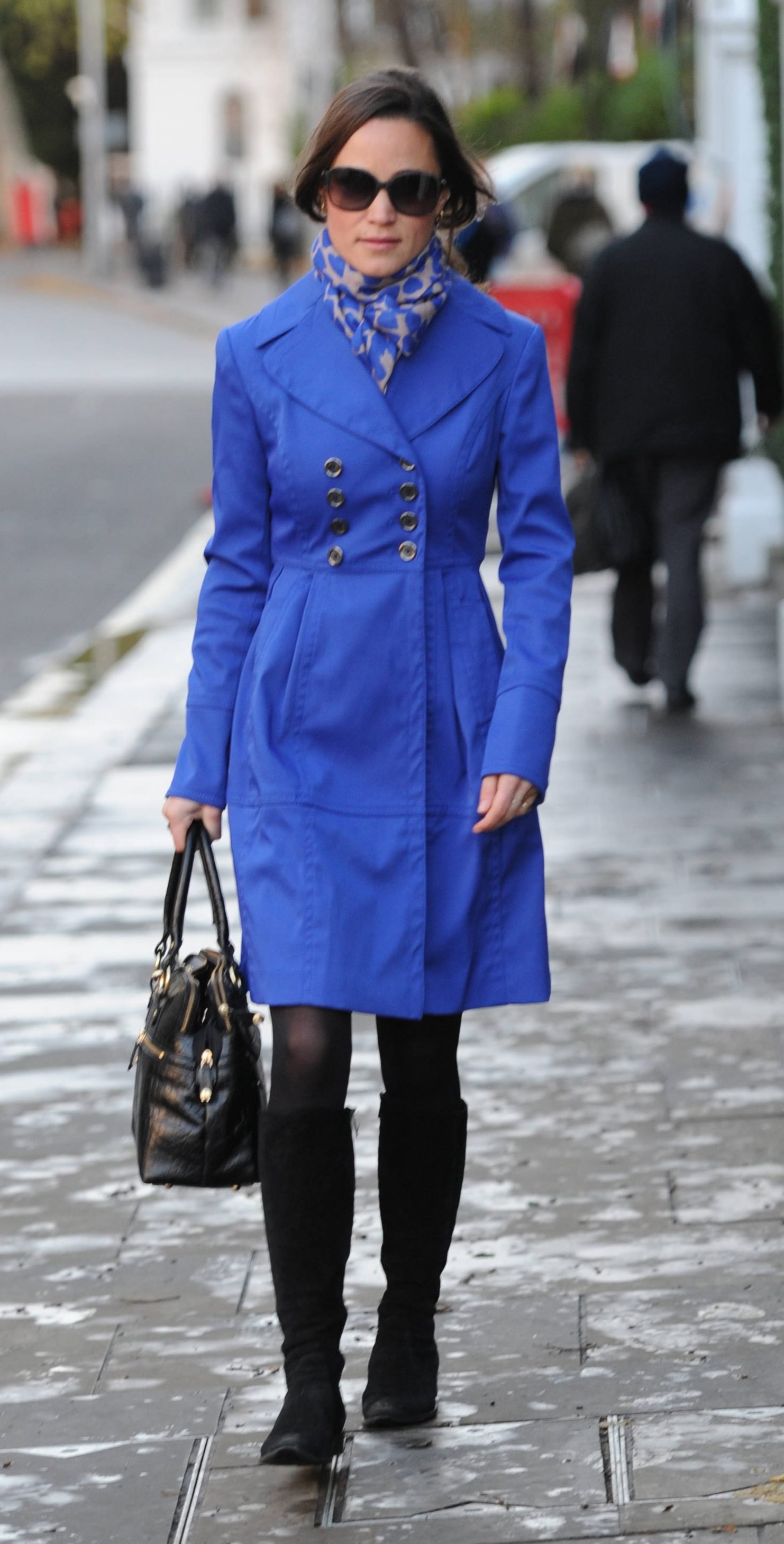 Blue trench coat Pippa Middleton