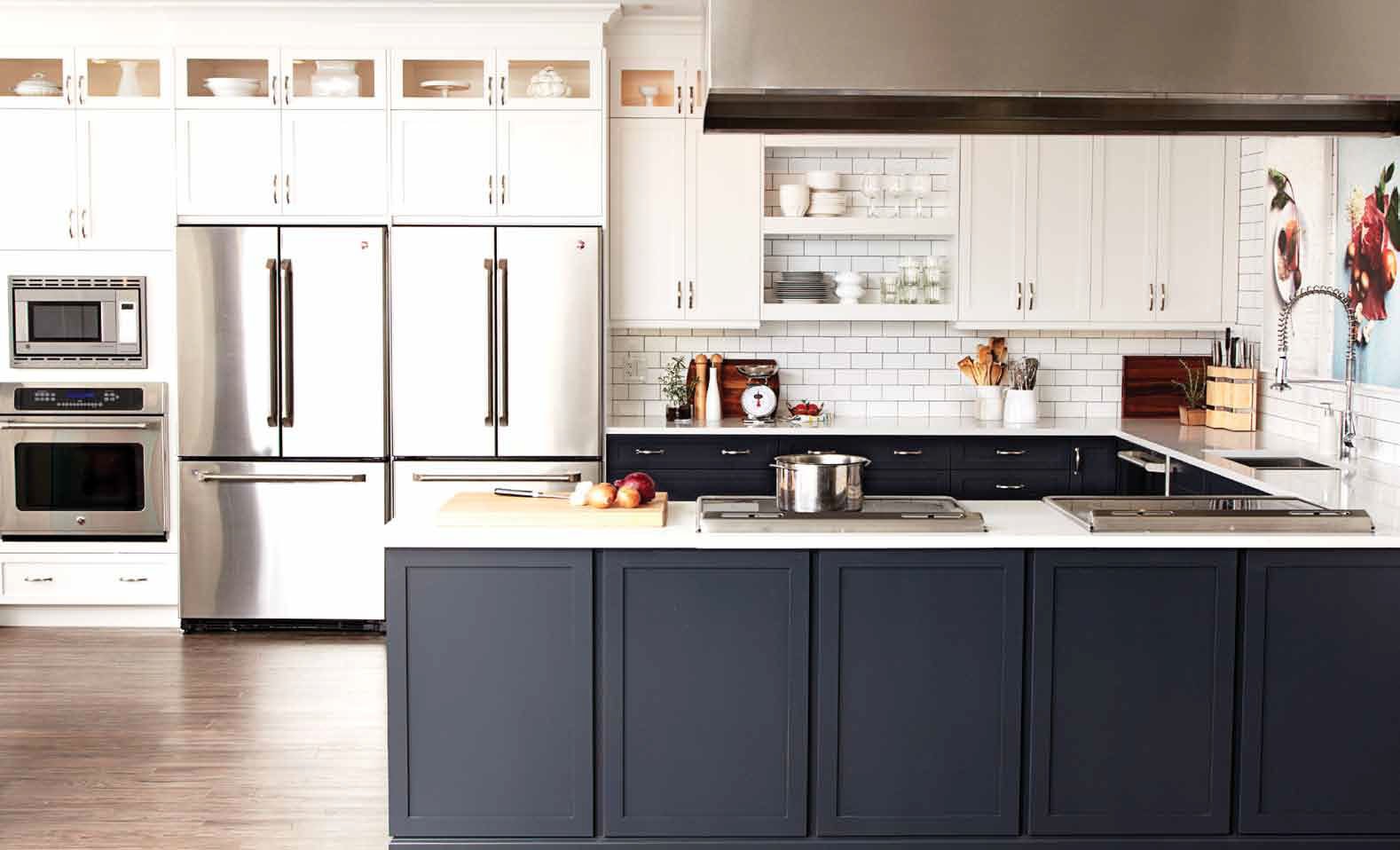 Watch the Chatelaine Kitchen get renovated (from start to finish) in under two minutes!