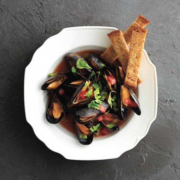 Spicy caesar mussels with toast frites