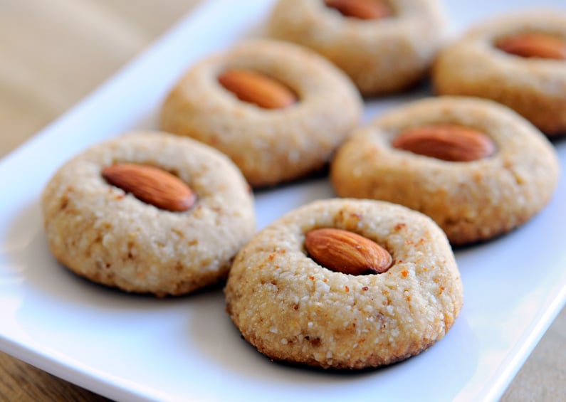 The easiest gluten-free almond shortbread cookies yet!