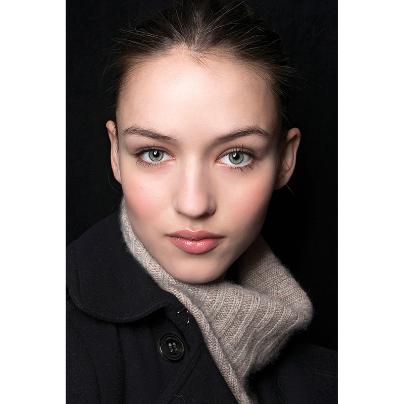 Try a soft and sweet makeup look for fall