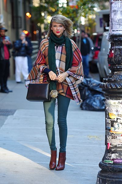 Bundle up in style like Taylor Swift