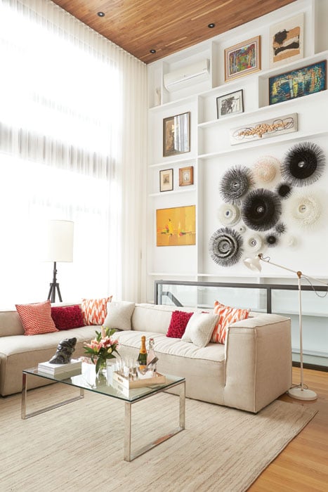 living-room-family-room-wall-art-bright-contemporary
