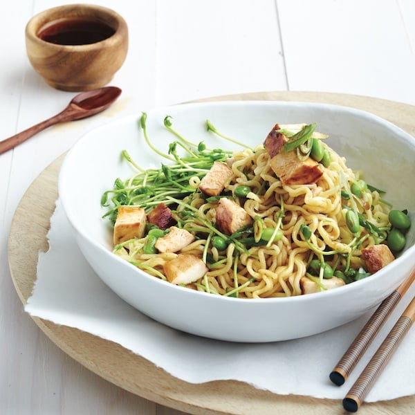 Chicken and pea sprout ramen