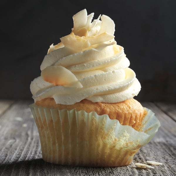 Perfectly shaped cupcakes: Toasted coconut cupcakes