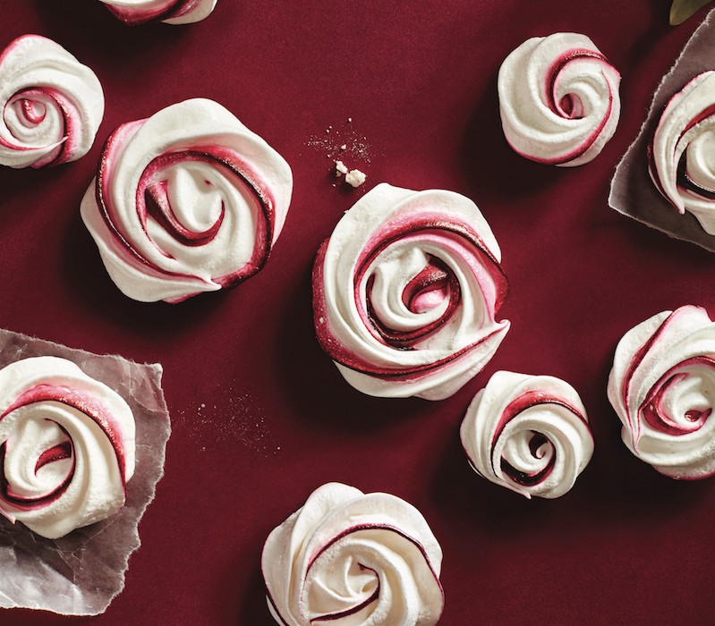 Find out how to make red and white meringue swirls.