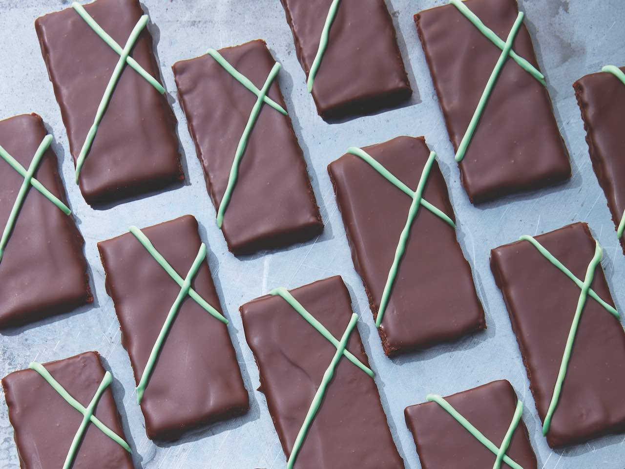 https://chatelaine.com/wp-content/uploads/2018/11/how-to-temper-chocolate.jpg