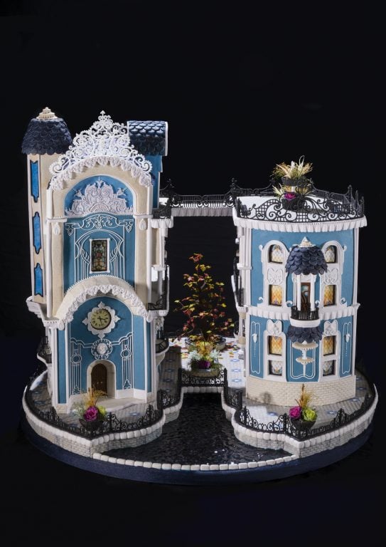A Victorian-style gingerbread house created by Beatriz Muller