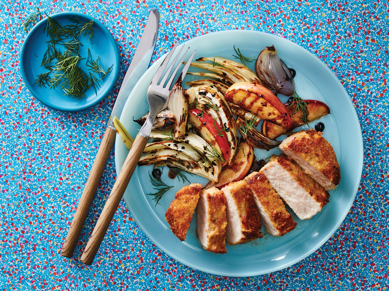 Pan-Fried Pork Chops with Roasted Apple and Fennel