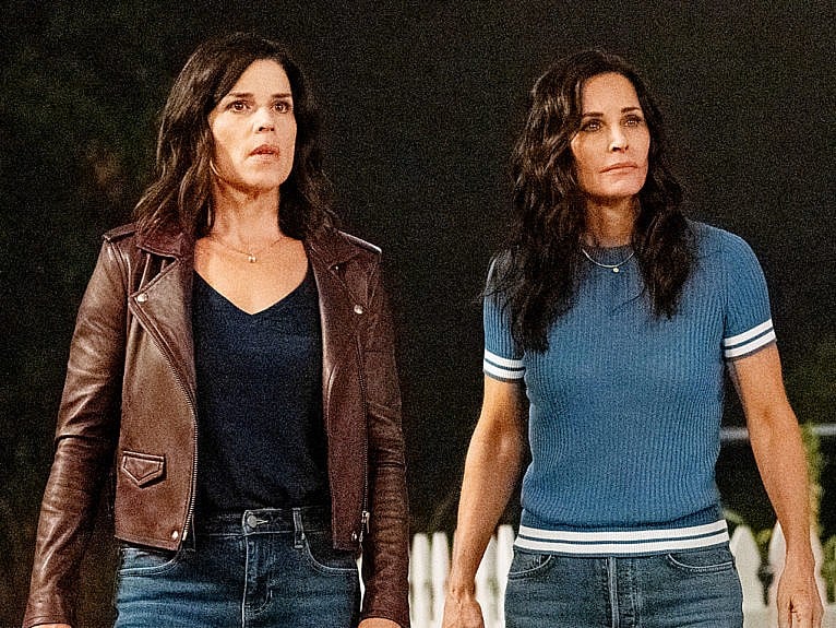Neve Campbell and Courteney Cox in a still from Scream 5