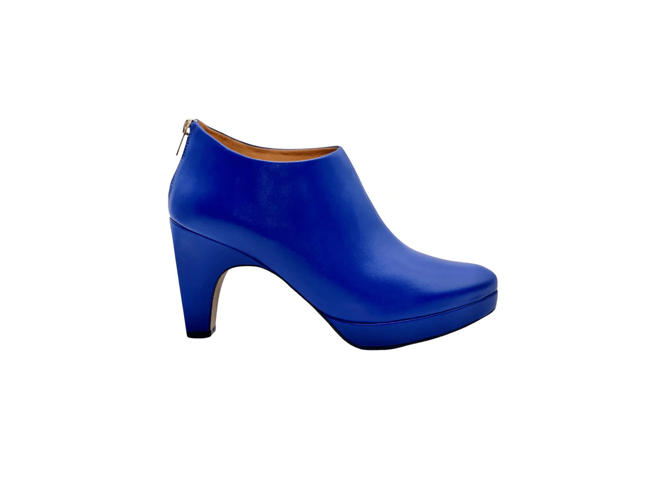 A blue Dr. LIza Shoes bootie that is part of the best Black Friday Sales.